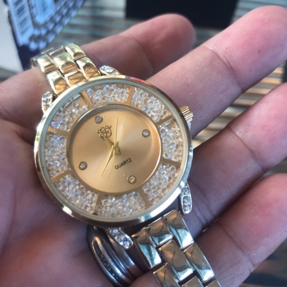 Elizabeth Taylor white diamonds watch-FINAL - Picture 2 of 5